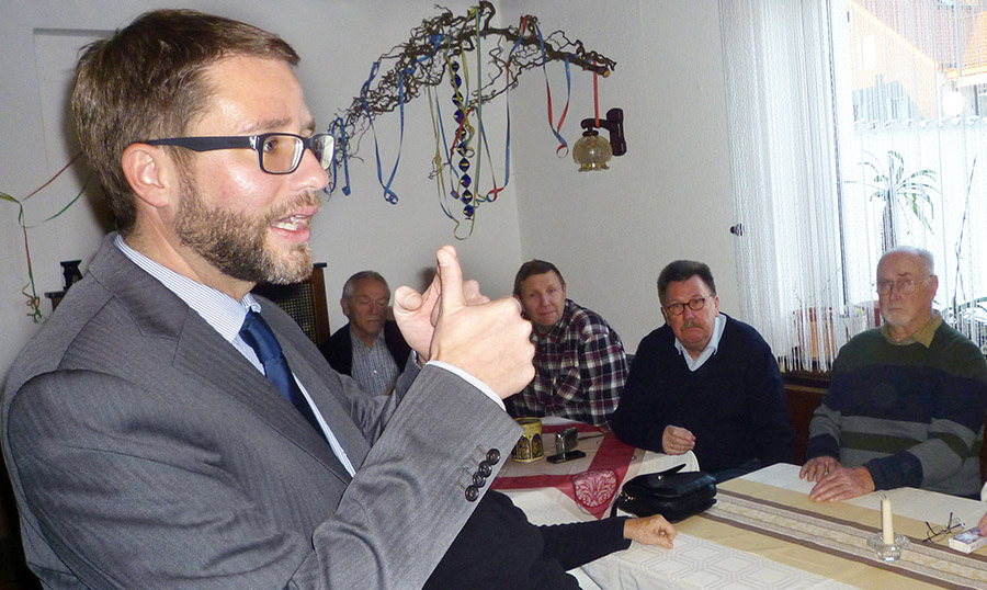 In einem engagierten Vortrag stellte SPD-Landratskandidat Thorsten Stolz den Linsengerichter SPD-Seniorinnen und &ndash;Senioren Grundlagen und politische Ziele seiner k&uuml;nftigen Arbeit als Lansrat des Main-Kinzig-Kreises vor.